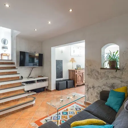 La Maison Des