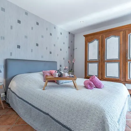 La Maison Des مينتون