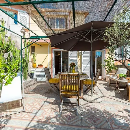 La Maison Des Holiday home Menton