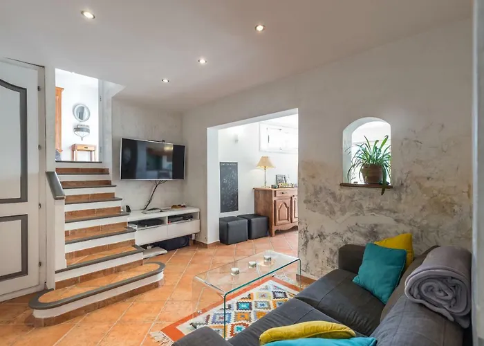 La Maison Des